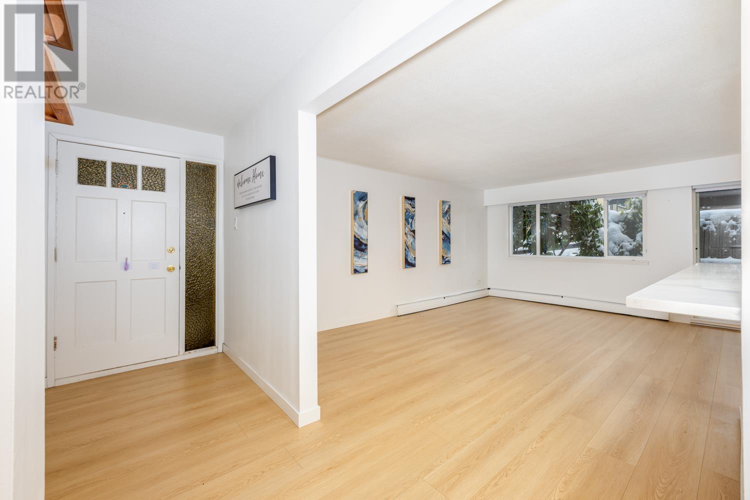609 555 W 28th Street, North Vancouver, British Columbia  V7N 2J7 - Photo 3 - R2984476