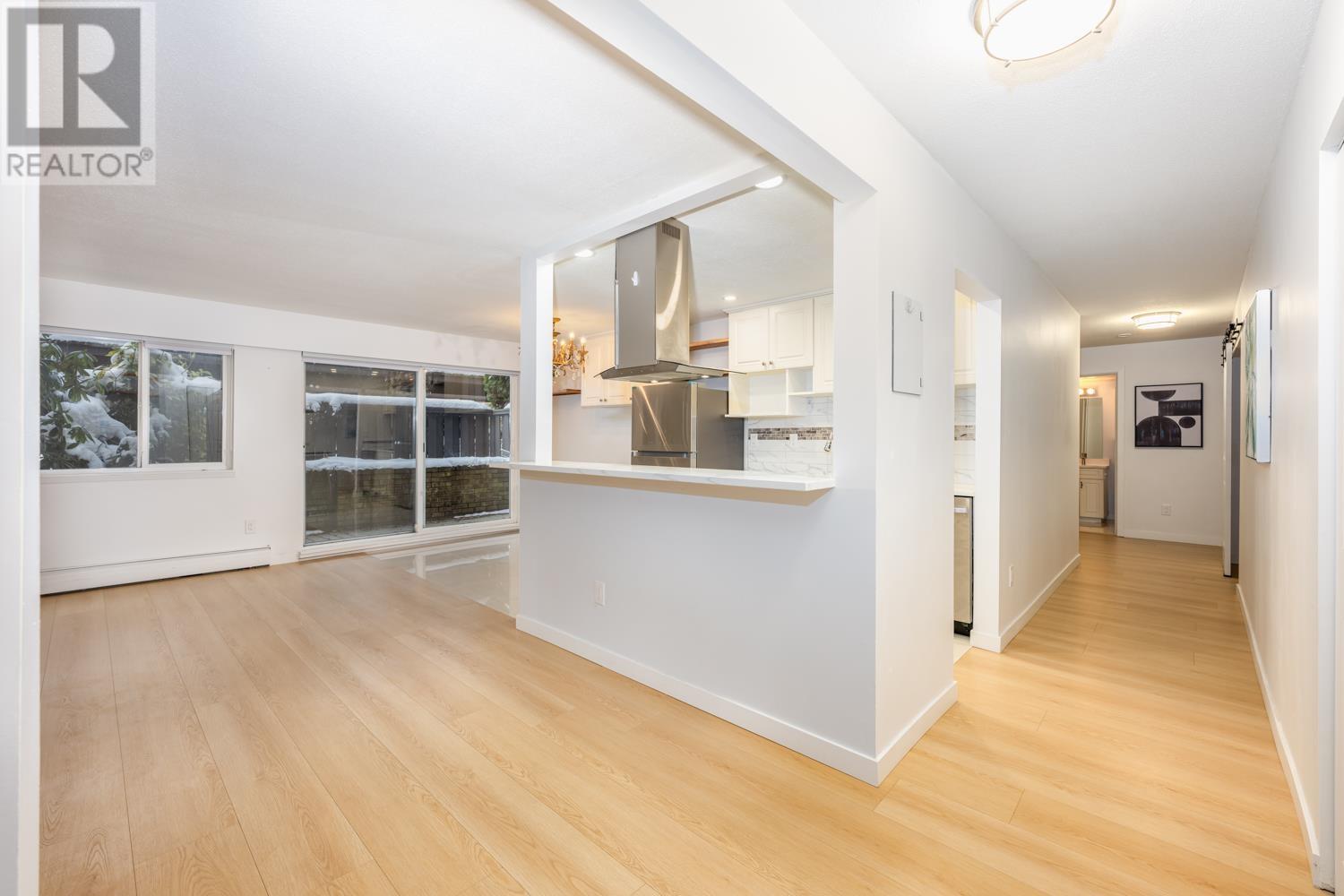 609 555 W 28th Street, North Vancouver, British Columbia  V7N 2J7 - Photo 4 - R2984476