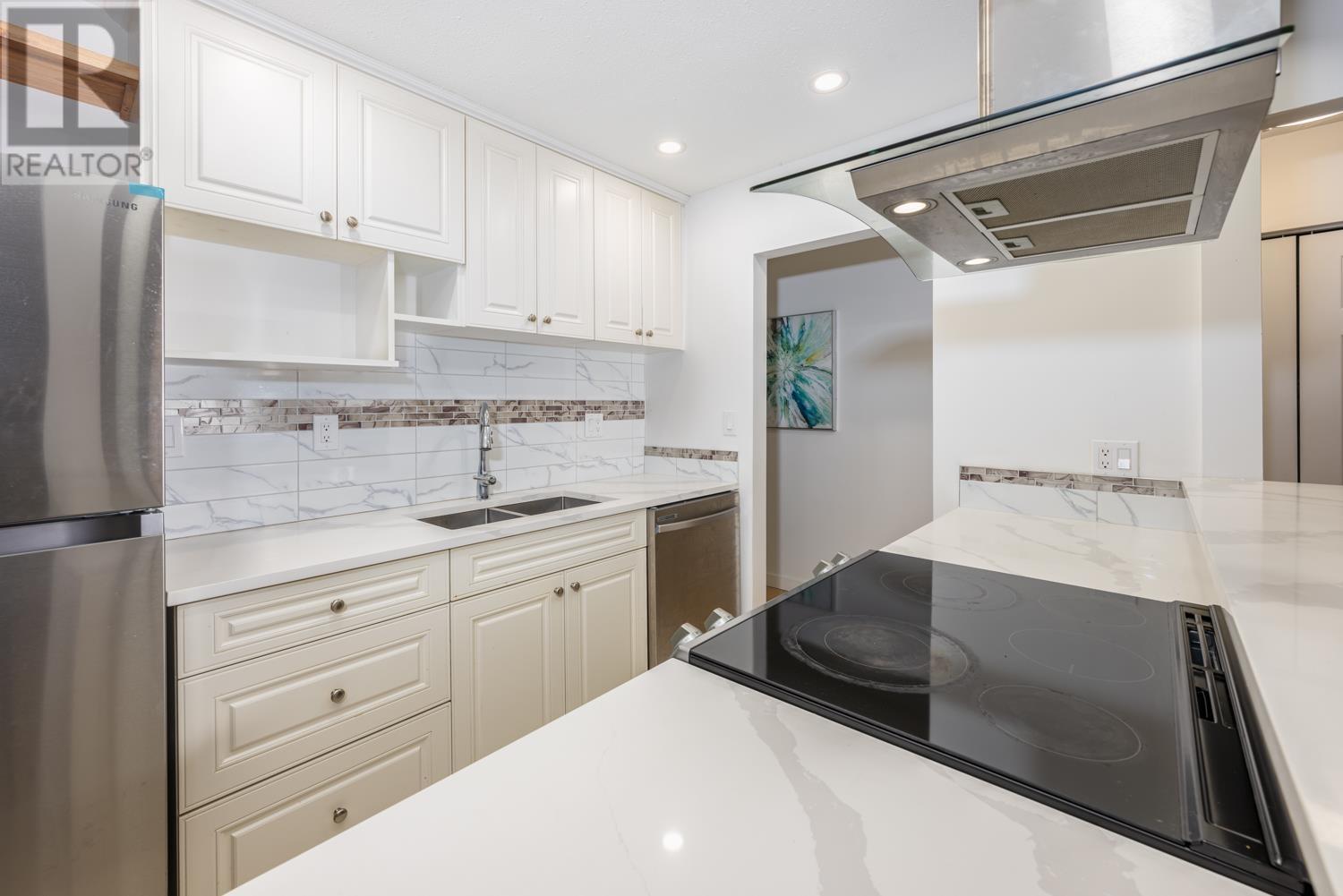 609 555 W 28th Street, North Vancouver, British Columbia  V7N 2J7 - Photo 6 - R2984476