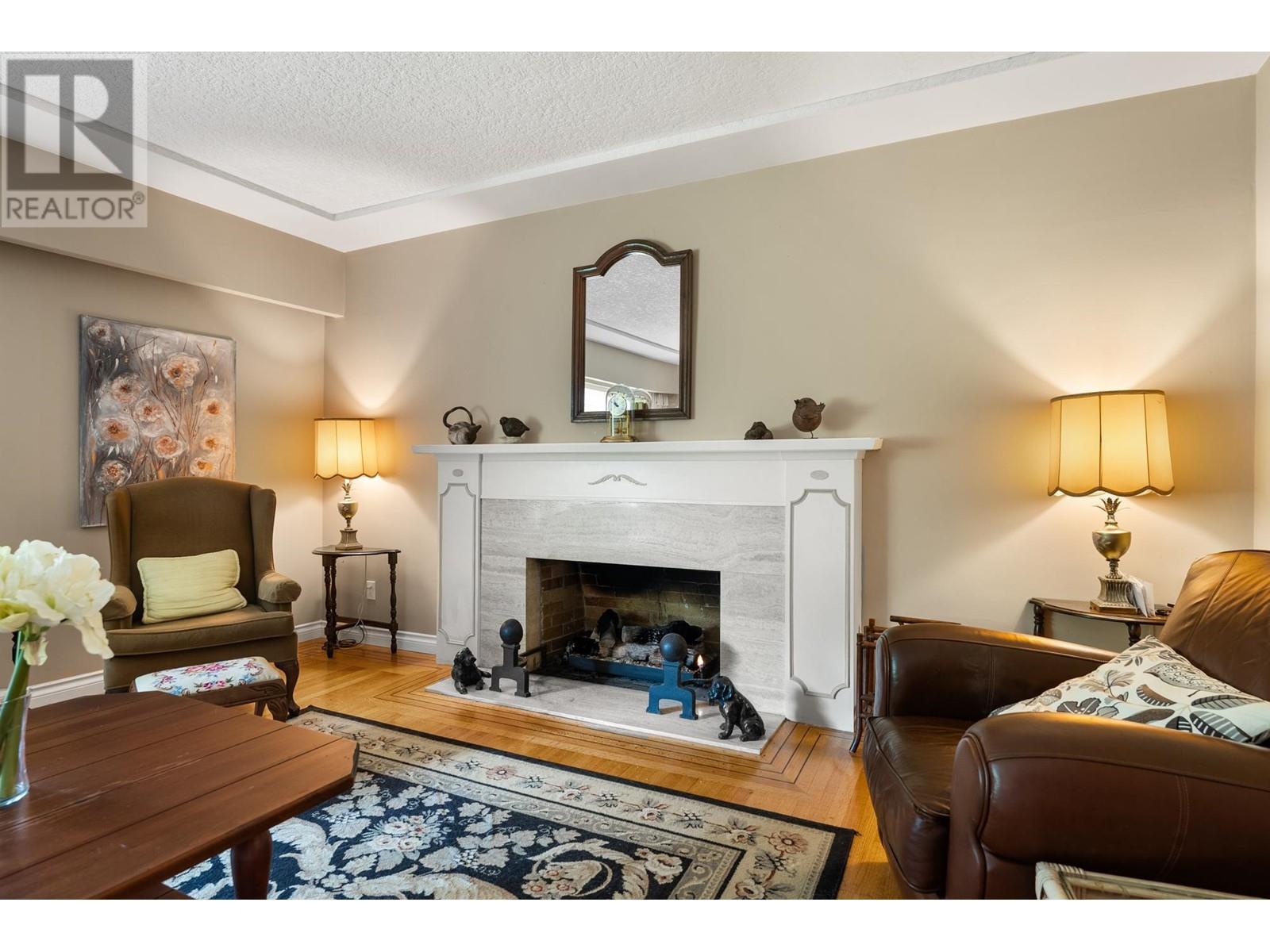 3 Halss Crescent, Vancouver, British Columbia  V6N 3N3 - Photo 10 - R2984504