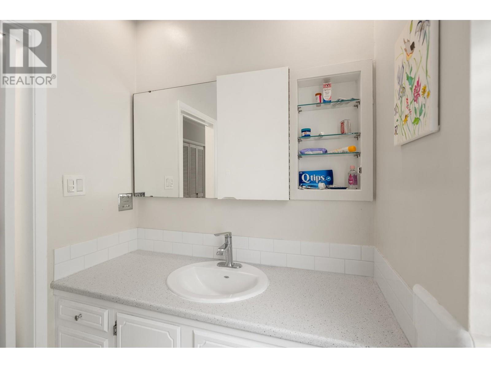 3 Halss Crescent, Vancouver, British Columbia  V6N 3N3 - Photo 27 - R2984504