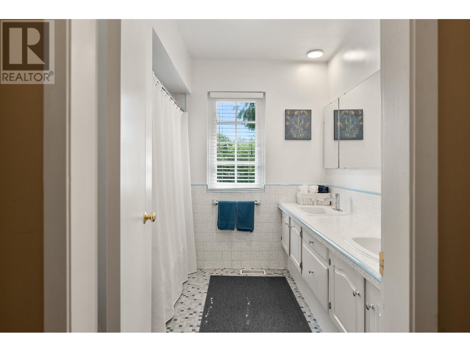 3 Halss Crescent, Vancouver, British Columbia  V6N 3N3 - Photo 30 - R2984504