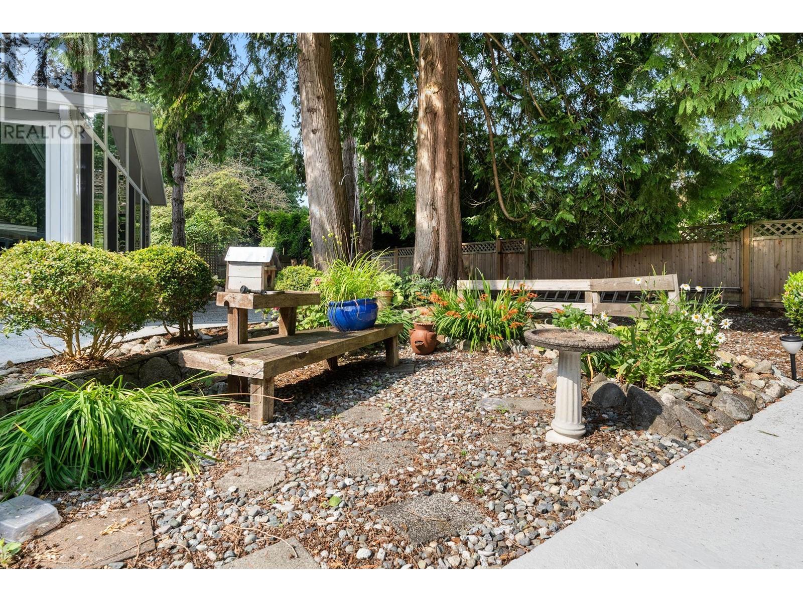 3 Halss Crescent, Vancouver, British Columbia  V6N 3N3 - Photo 38 - R2984504