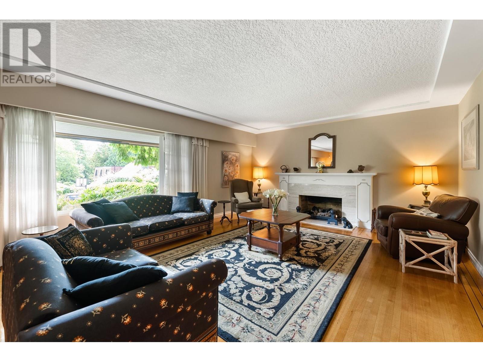 3 Halss Crescent, Vancouver, British Columbia  V6N 3N3 - Photo 9 - R2984504