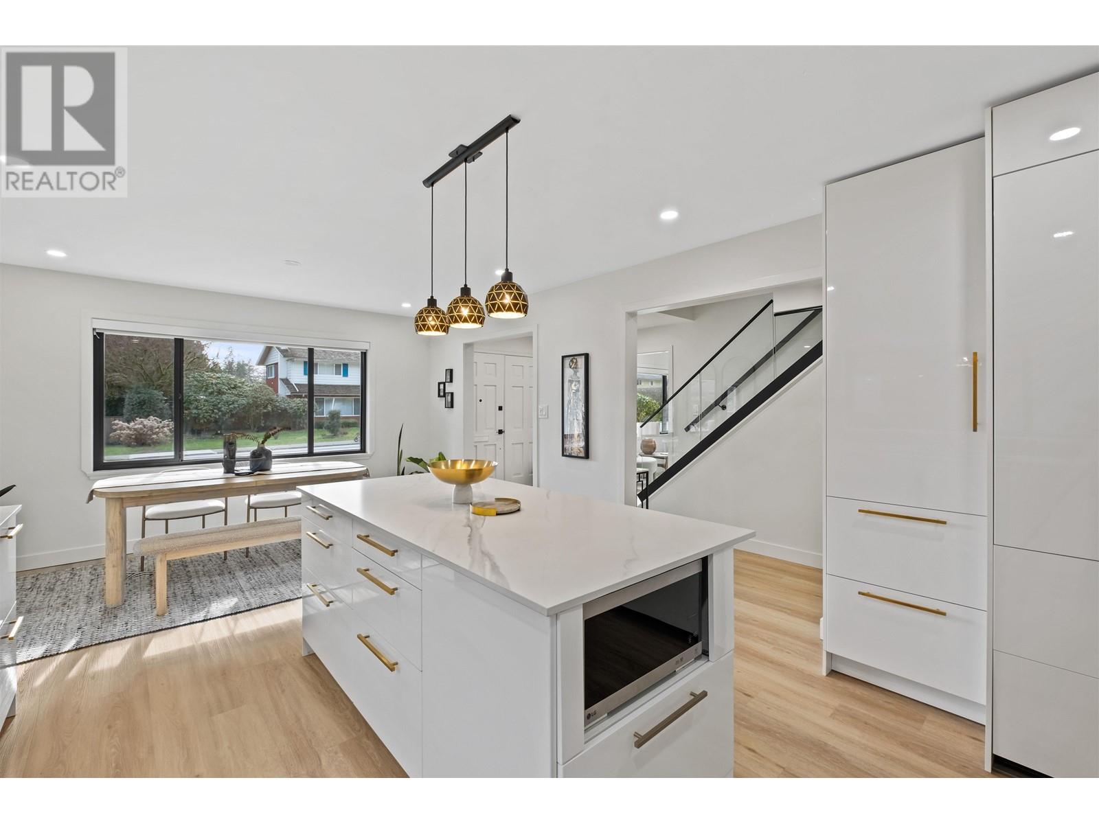 4040 Ruby Avenue, North Vancouver, British Columbia  V7R 4B2 - Photo 12 - R2984511