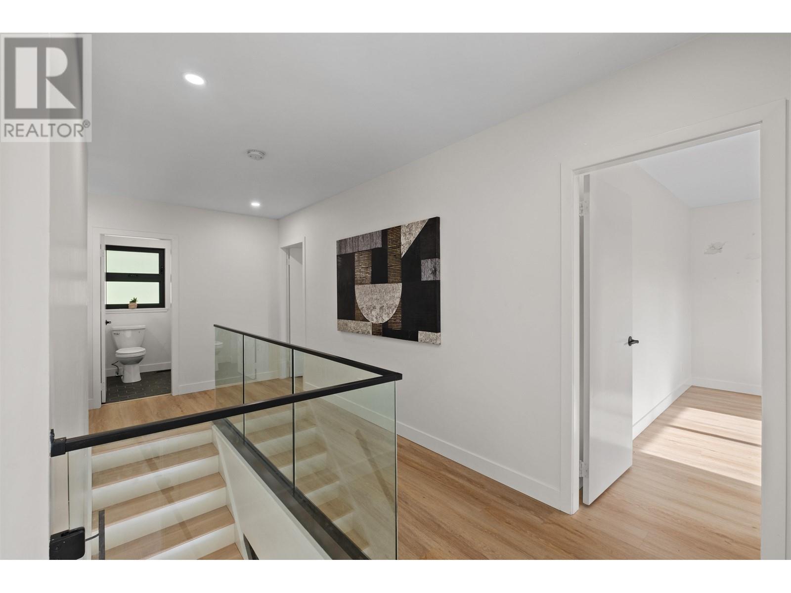 4040 Ruby Avenue, North Vancouver, British Columbia  V7R 4B2 - Photo 18 - R2984511