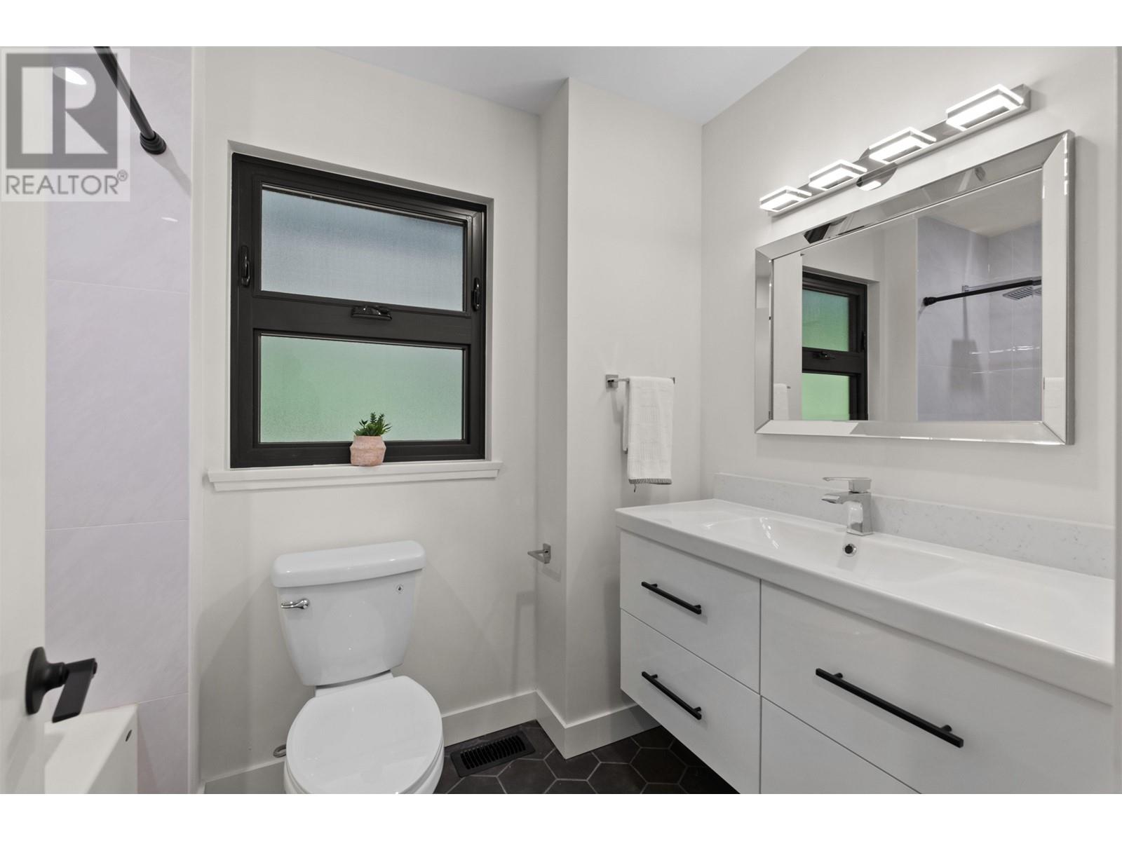 4040 Ruby Avenue, North Vancouver, British Columbia  V7R 4B2 - Photo 26 - R2984511