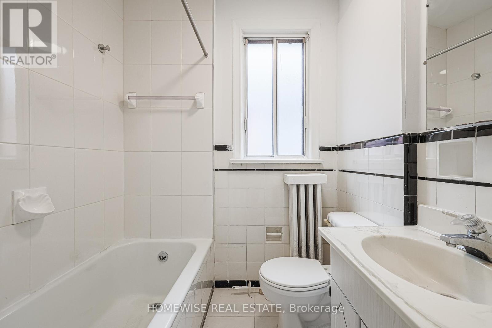 750 Vaughan Road, Toronto, Ontario  M6E 2Z2 - Photo 23 - C12054702