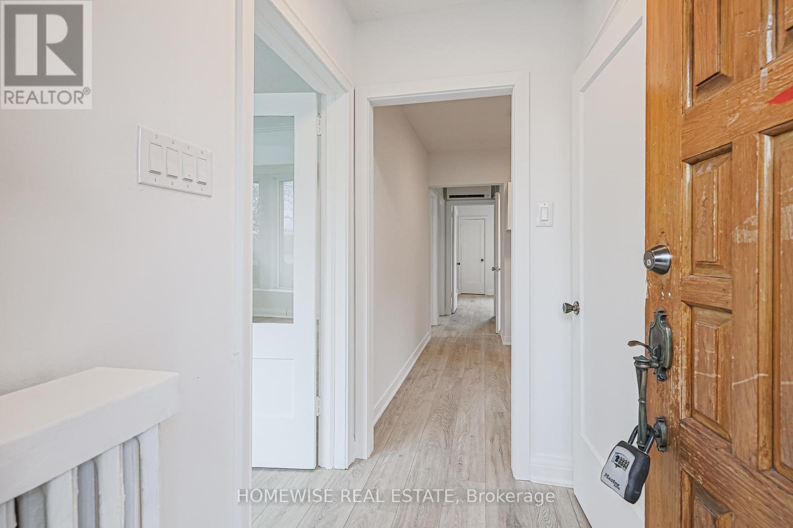 750 Vaughan Road, Toronto, Ontario  M6E 2Z2 - Photo 3 - C12054702
