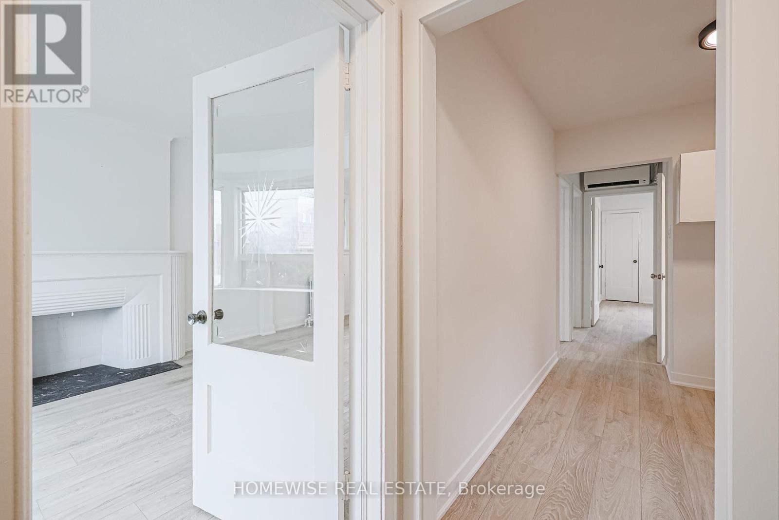 750 Vaughan Road, Toronto, Ontario  M6E 2Z2 - Photo 4 - C12054702