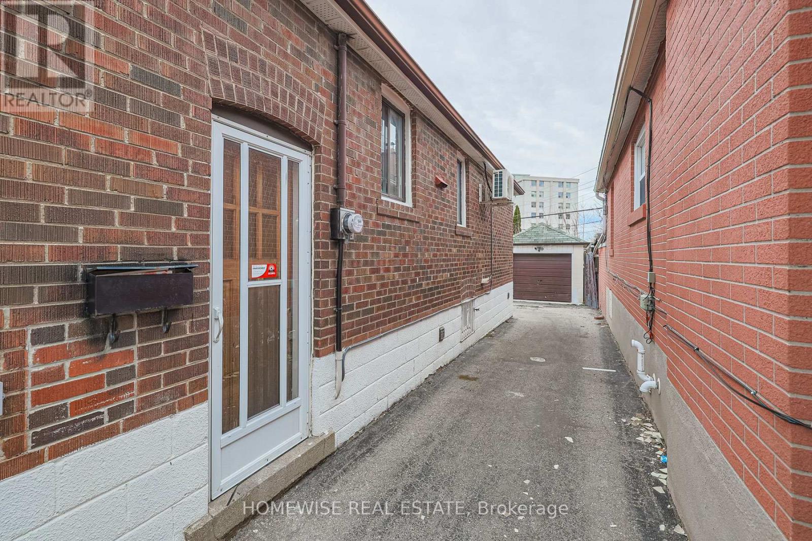 750 Vaughan Road, Toronto, Ontario  M6E 2Z2 - Photo 42 - C12054702