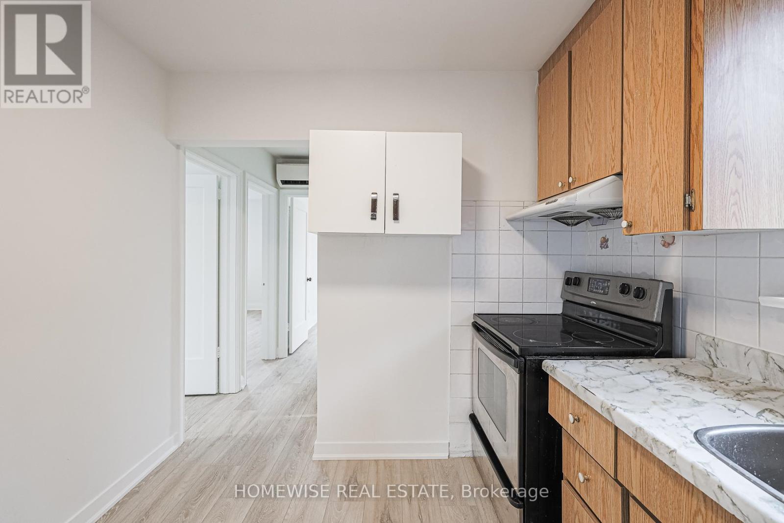 750 Vaughan Road, Toronto, Ontario  M6E 2Z2 - Photo 8 - C12054702