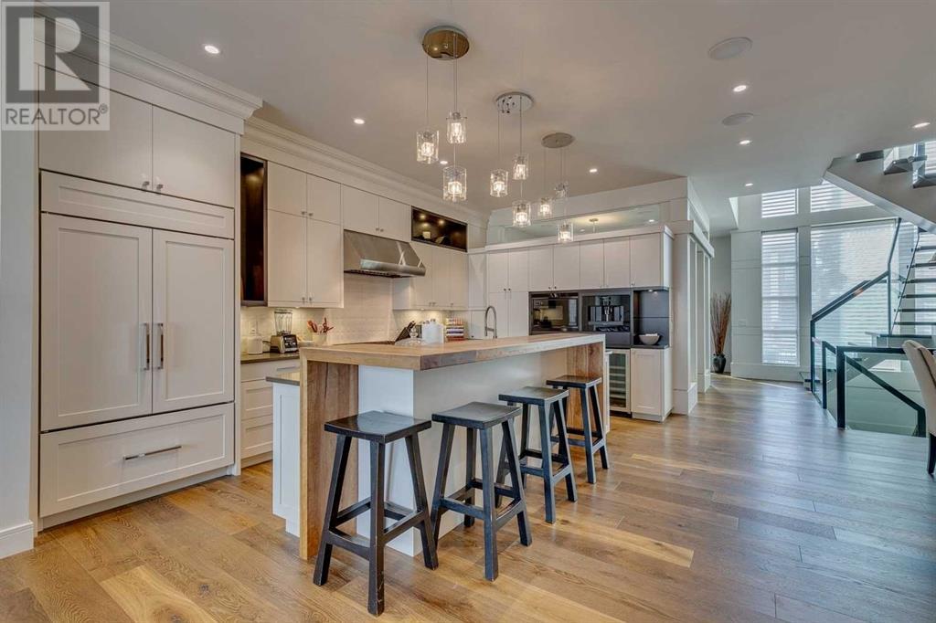 Property at 2012 47 Avenue SW image 5
