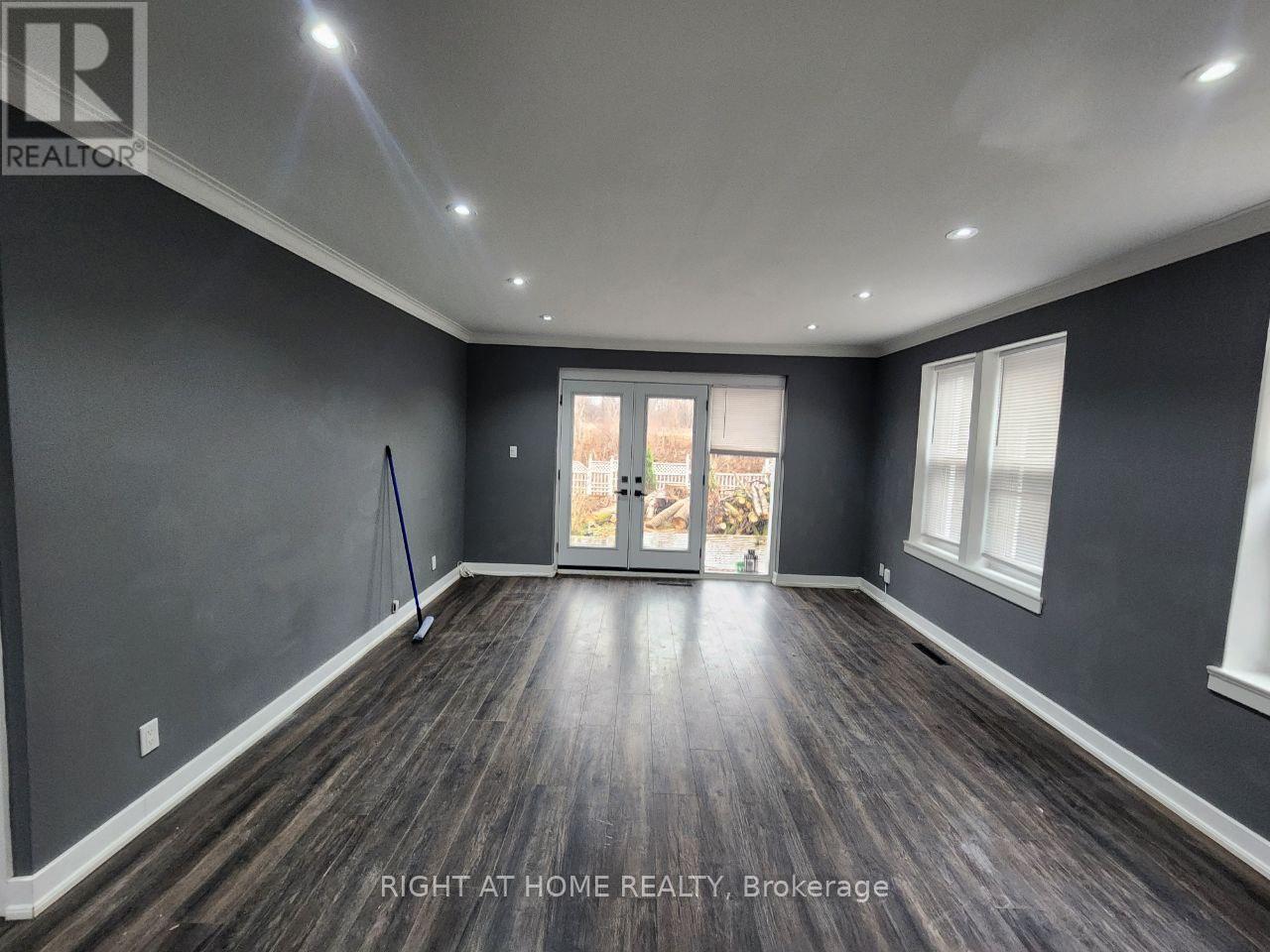 44 Overton Crescent, Toronto (Banbury-Don Mills), Ontario  M3B 2V2 - Photo 4 - C11924825