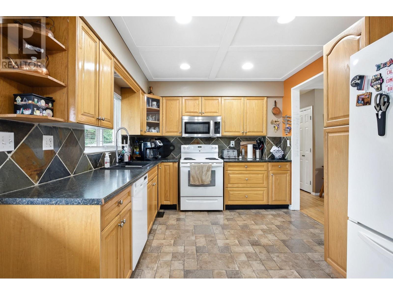 Property at 12380 216 STREET image 3