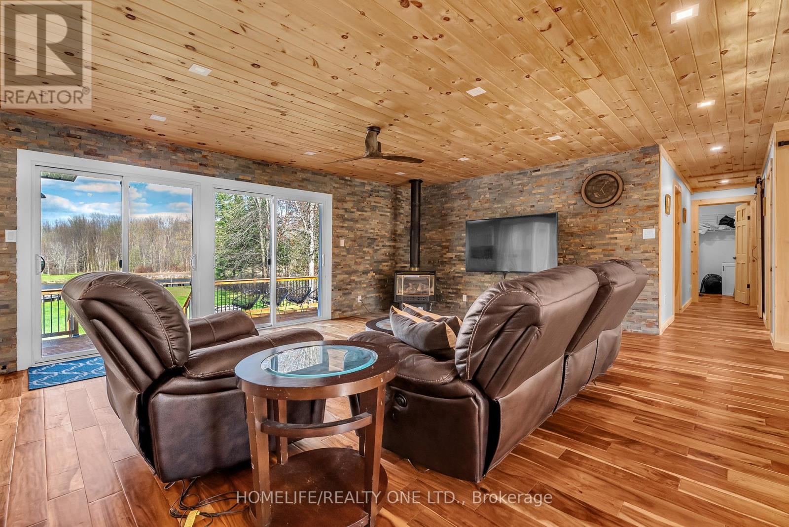 4055 Glenn Cedar Drive, Ramara, Ontario  L3V 6H7 - Photo 10 - S12054649