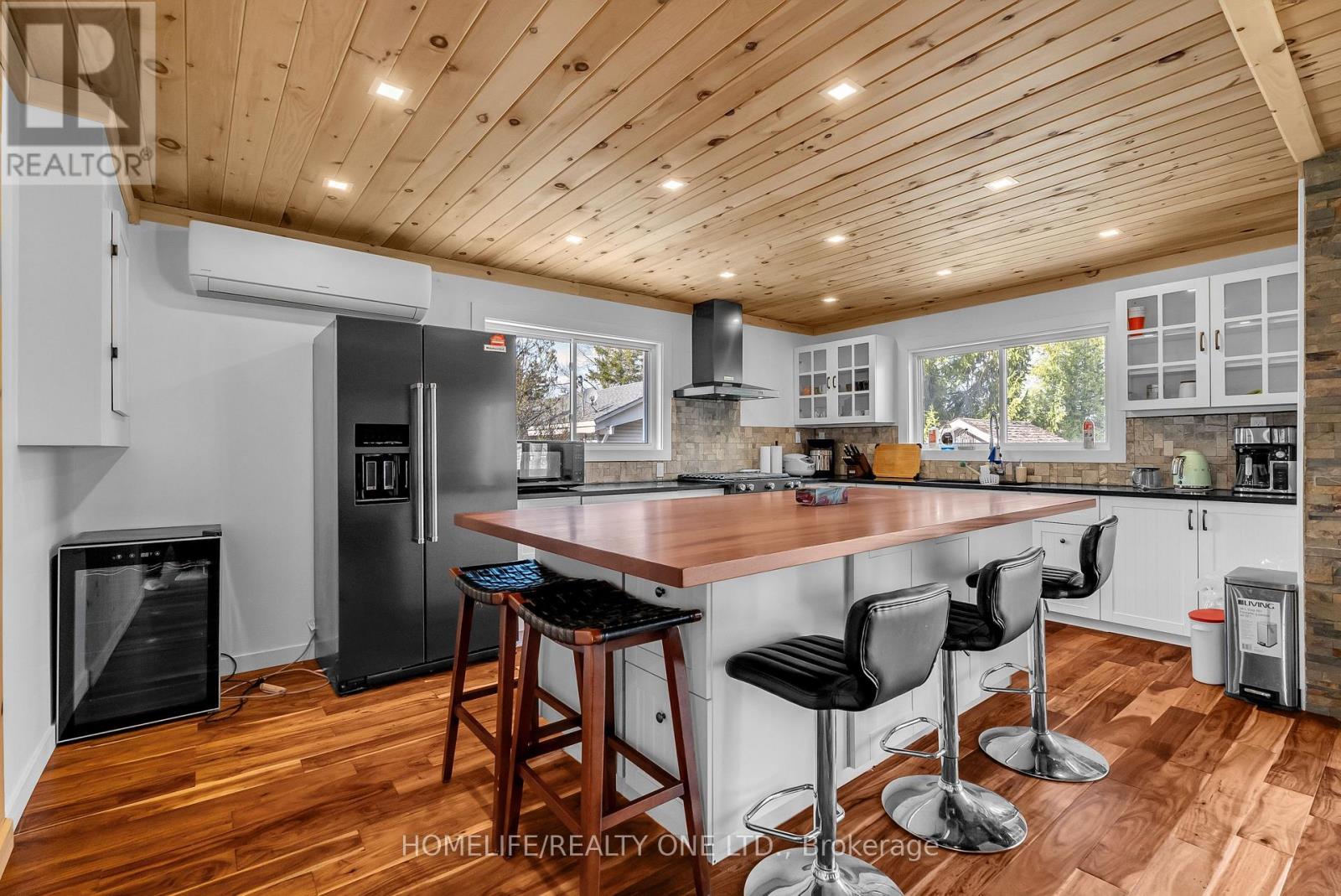 4055 Glenn Cedar Drive, Ramara, Ontario  L3V 6H7 - Photo 6 - S12054649