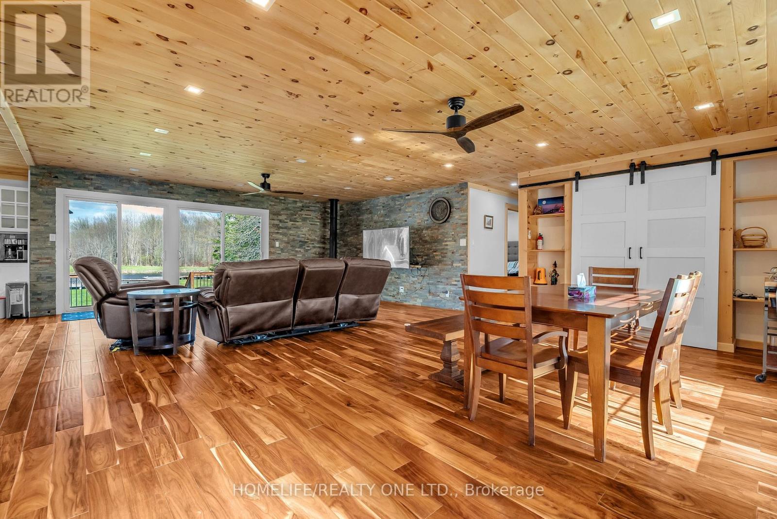 4055 Glenn Cedar Drive, Ramara, Ontario  L3V 6H7 - Photo 8 - S12054649