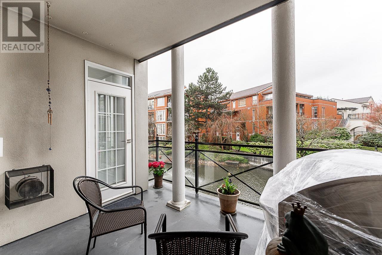 206 3 Renaissance Square, New Westminster, British Columbia  V3M 6K4 - Photo 3 - R2976617