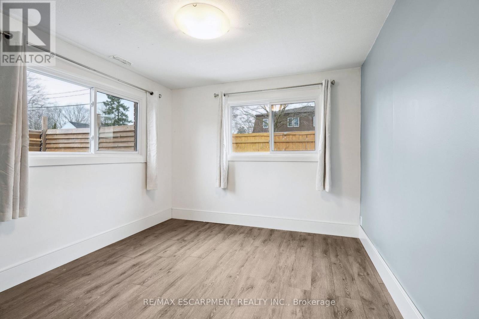 Lower Unit - 80 East Street, Cambridge, Ontario  N1R 4P3 - Photo 12 - X12054695