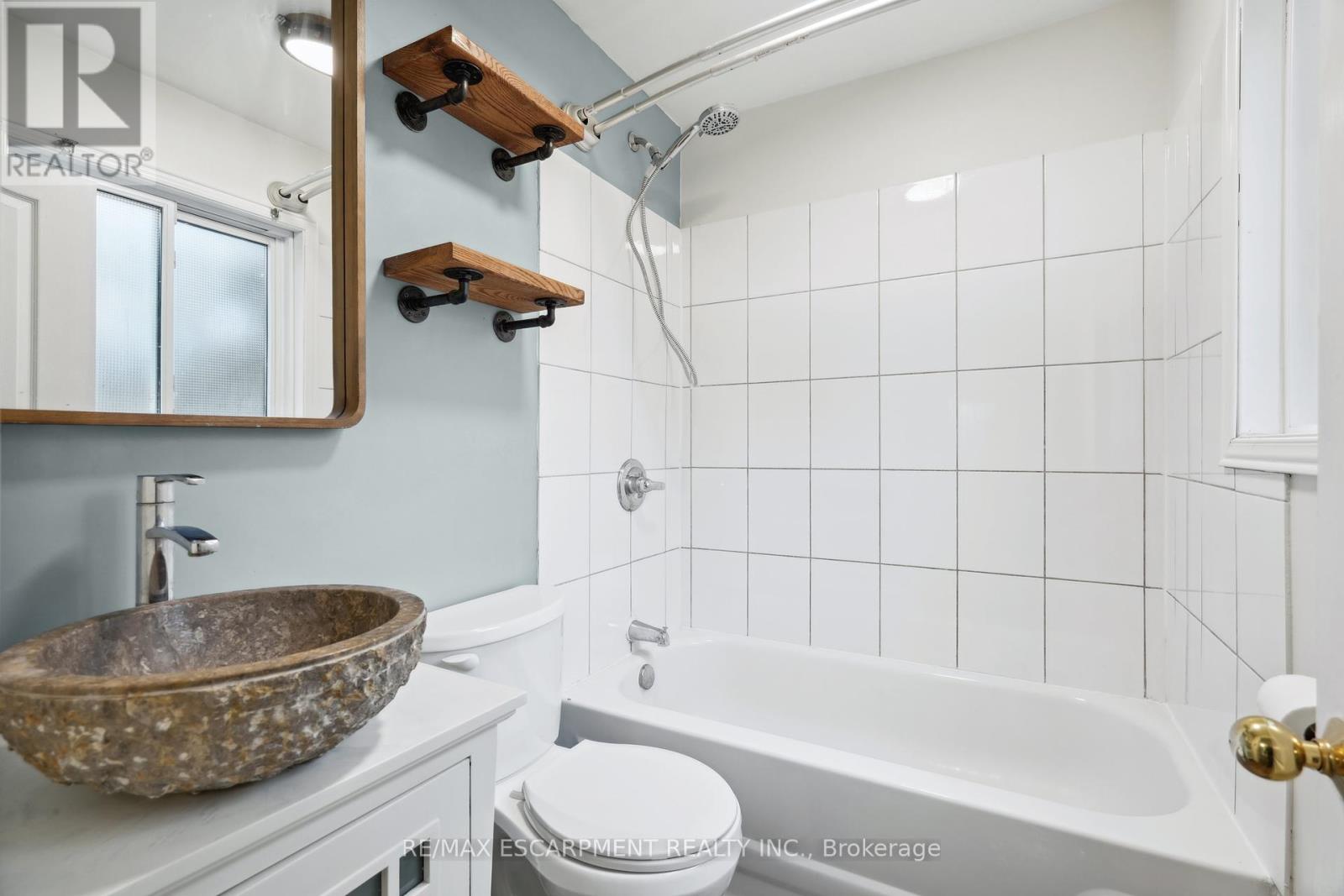 Lower Unit - 80 East Street, Cambridge, Ontario  N1R 4P3 - Photo 18 - X12054695