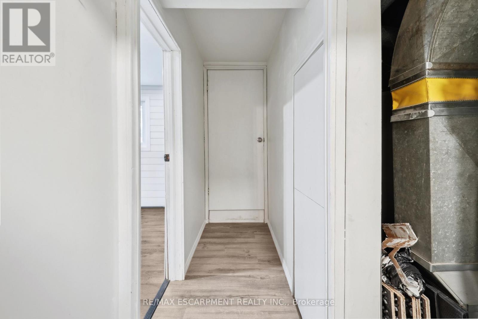 Lower Unit - 80 East Street, Cambridge, Ontario  N1R 4P3 - Photo 22 - X12054695