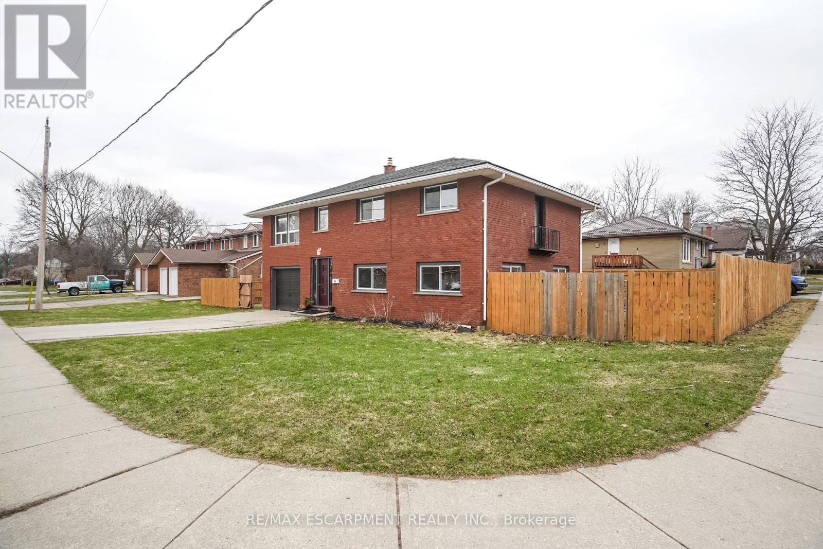 Lower Unit - 80 East Street, Cambridge, Ontario  N1R 4P3 - Photo 3 - X12054695