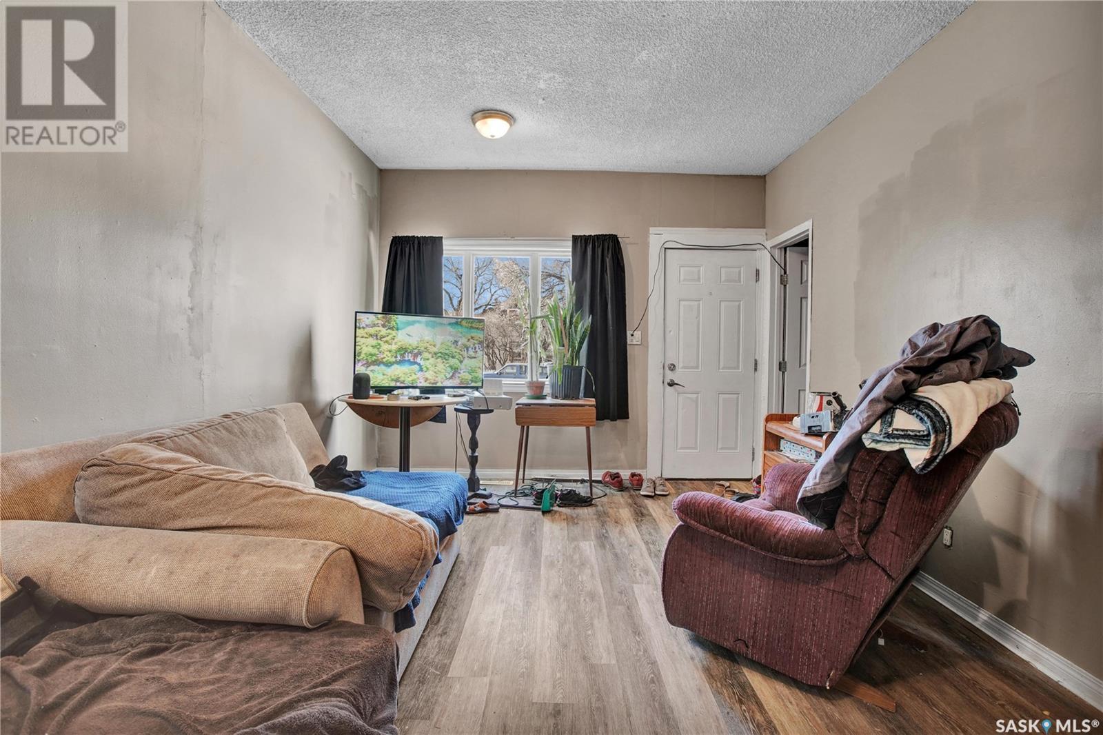 Property at 206 K AVENUE S image 3
