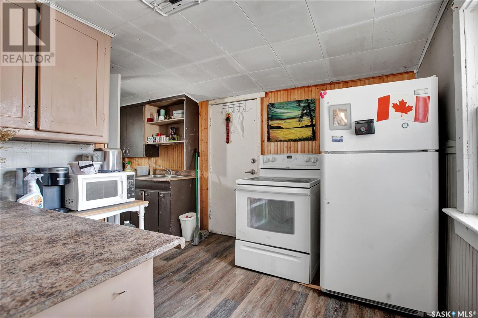 Property at 206 K AVENUE S image 5