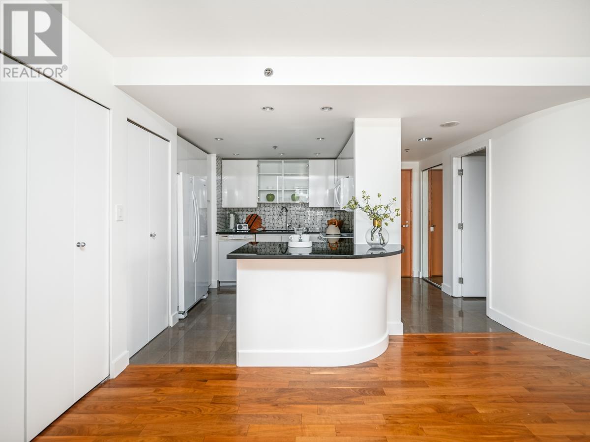 Listing Picture 9 of 24 : 1603 889 HOMER STREET, Vancouver / 溫哥華 - 魯藝地產 Yvonne Lu Group - MLS Medallion Club Member