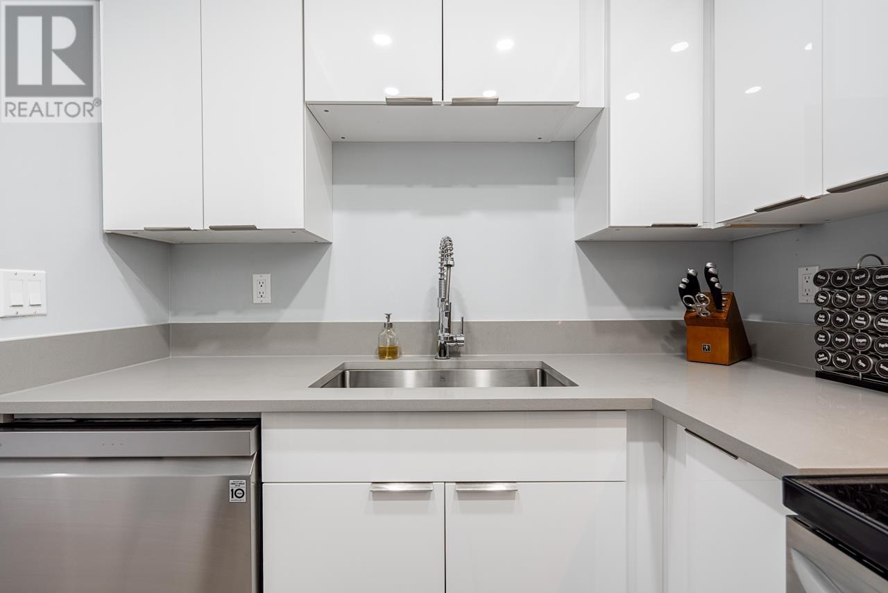 207 1177 Howie Avenue, Coquitlam, British Columbia  V3J 1T9 - Photo 12 - R2974220