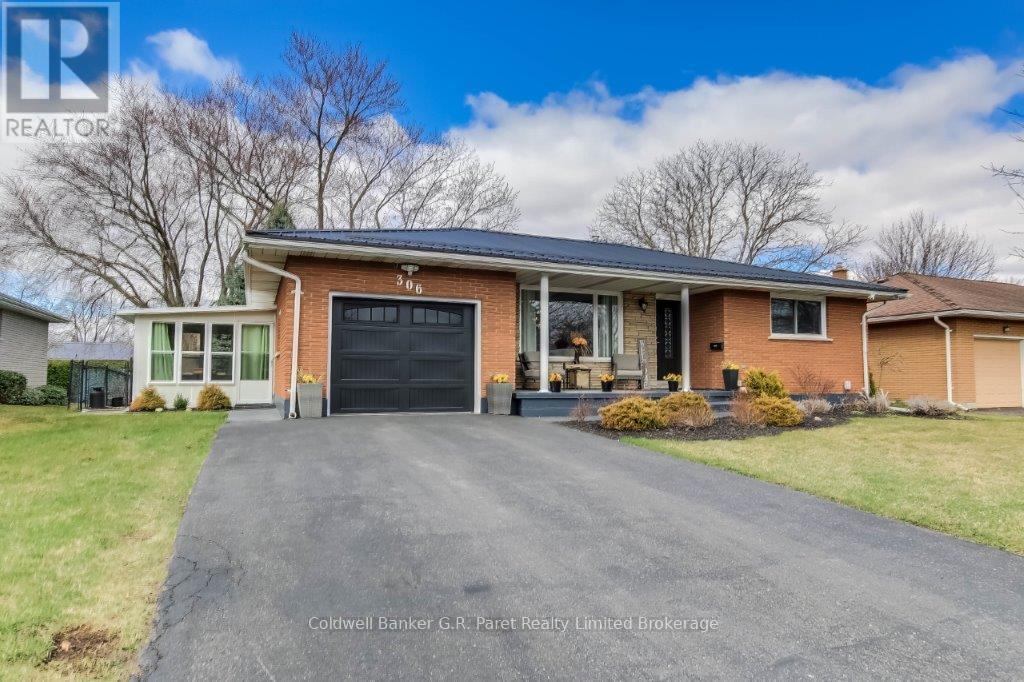 306 Adams Avenue, Norfolk, Ontario  N4B 2Y5 - Photo 1 - X12054732