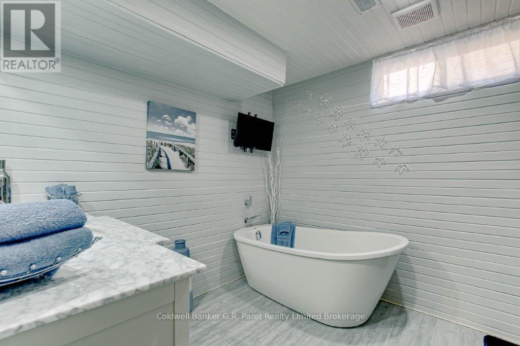 306 Adams Avenue, Norfolk, Ontario  N4B 2Y5 - Photo 28 - X12054732