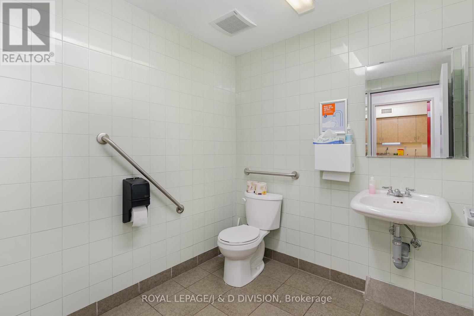 29 Chaplin Crescent, Toronto, Ontario  M5P 1A2 - Photo 14 - C12054765