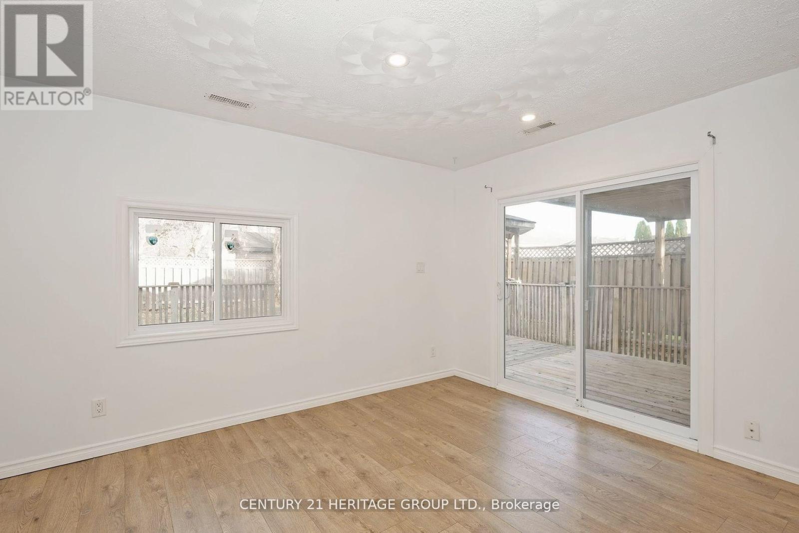 493 Lake Drive S, Georgina, Ontario  L4P 1R5 - Photo 24 - N12054773