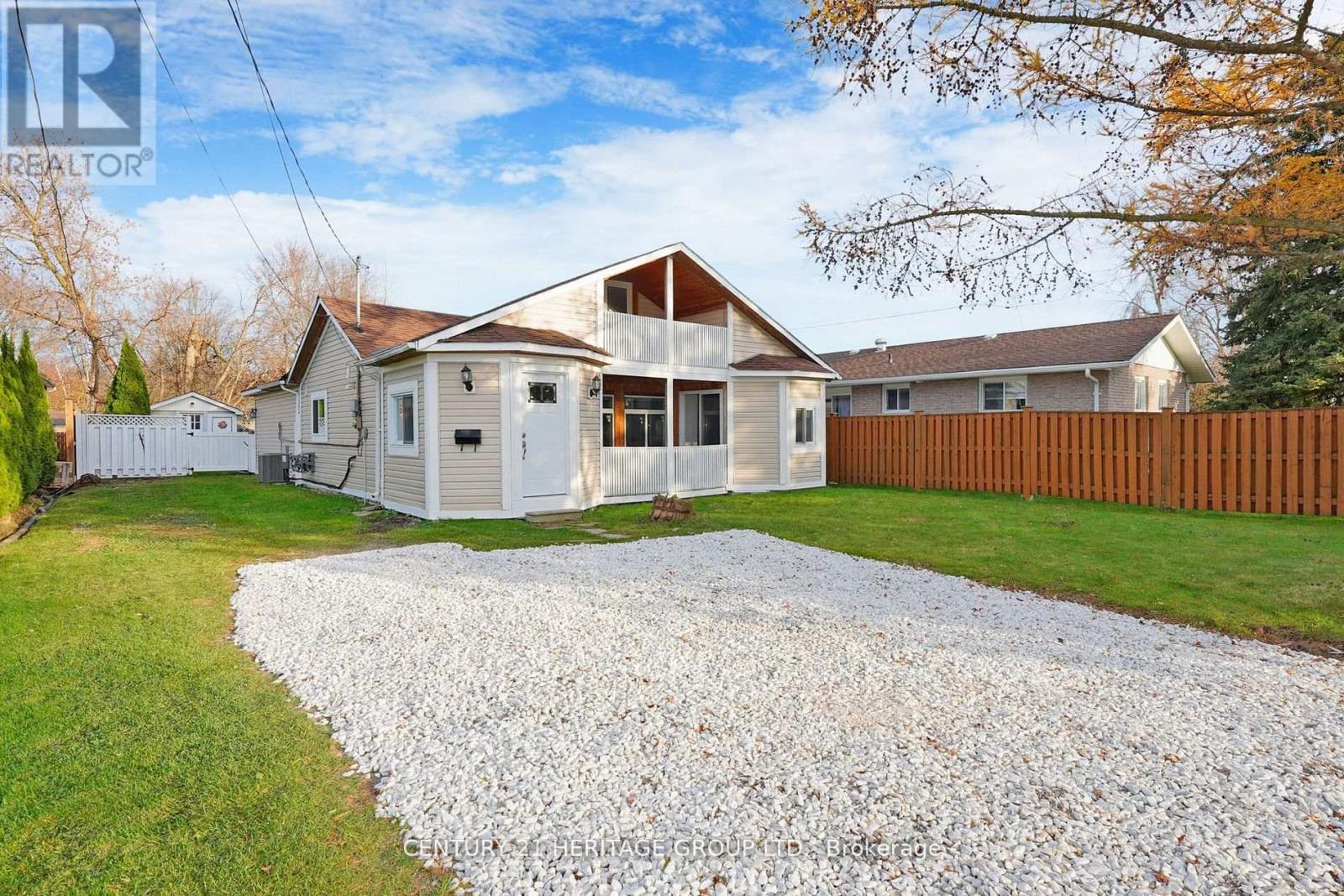 Property at 493 LAKE DRIVE S image 5