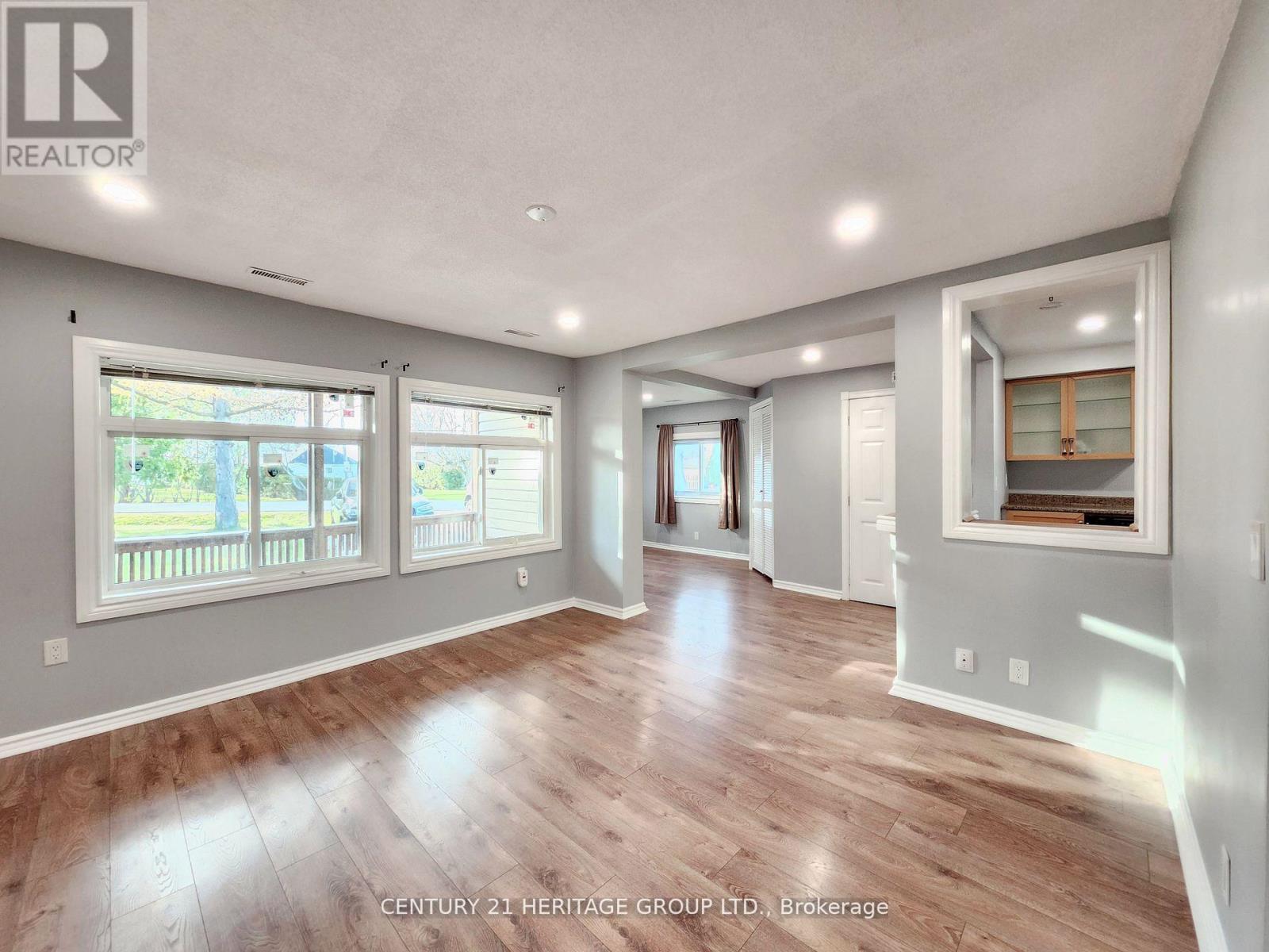 493 Lake Drive S, Georgina, Ontario  L4P 1R5 - Photo 8 - N12054773