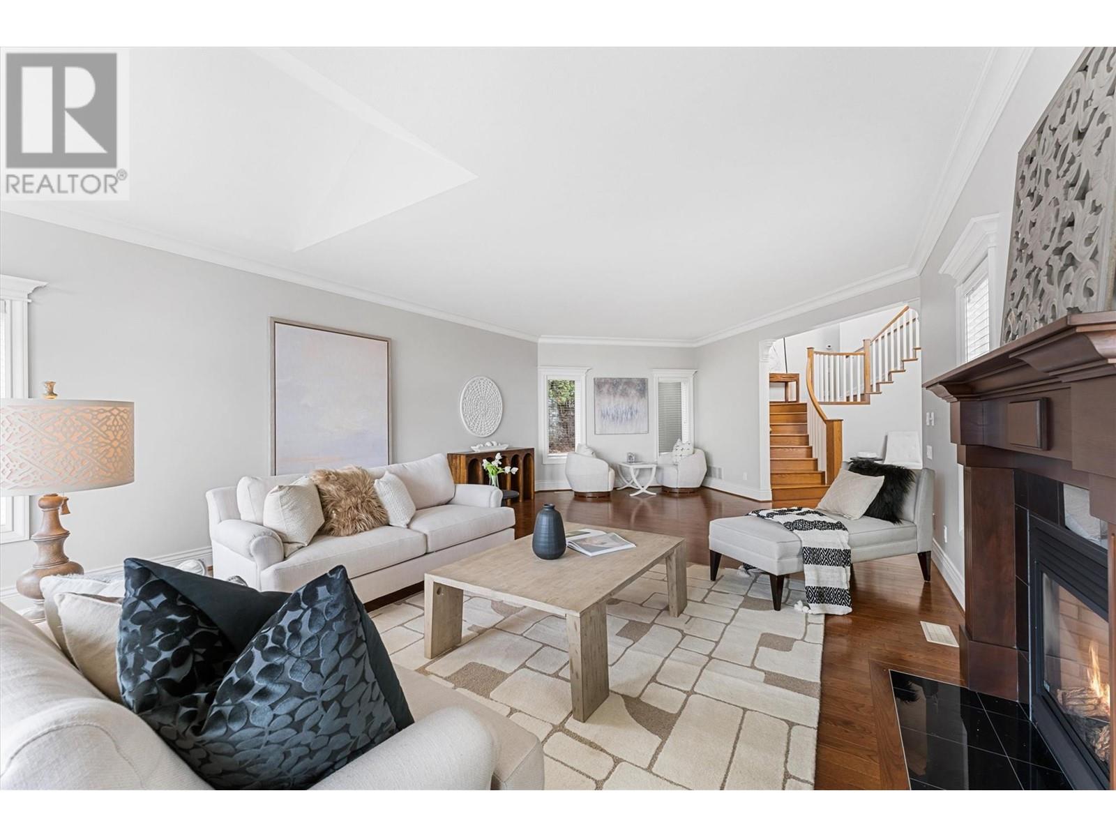 Property at 359 Uplands Drive image 4