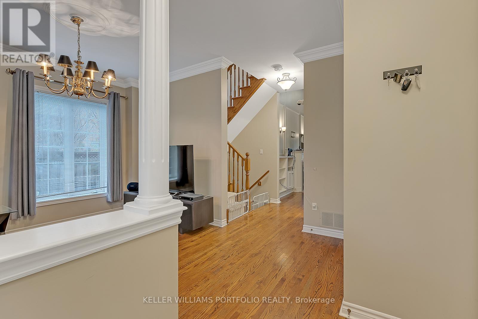 Property at 2153 MEADOWGLEN DRIVE image 4