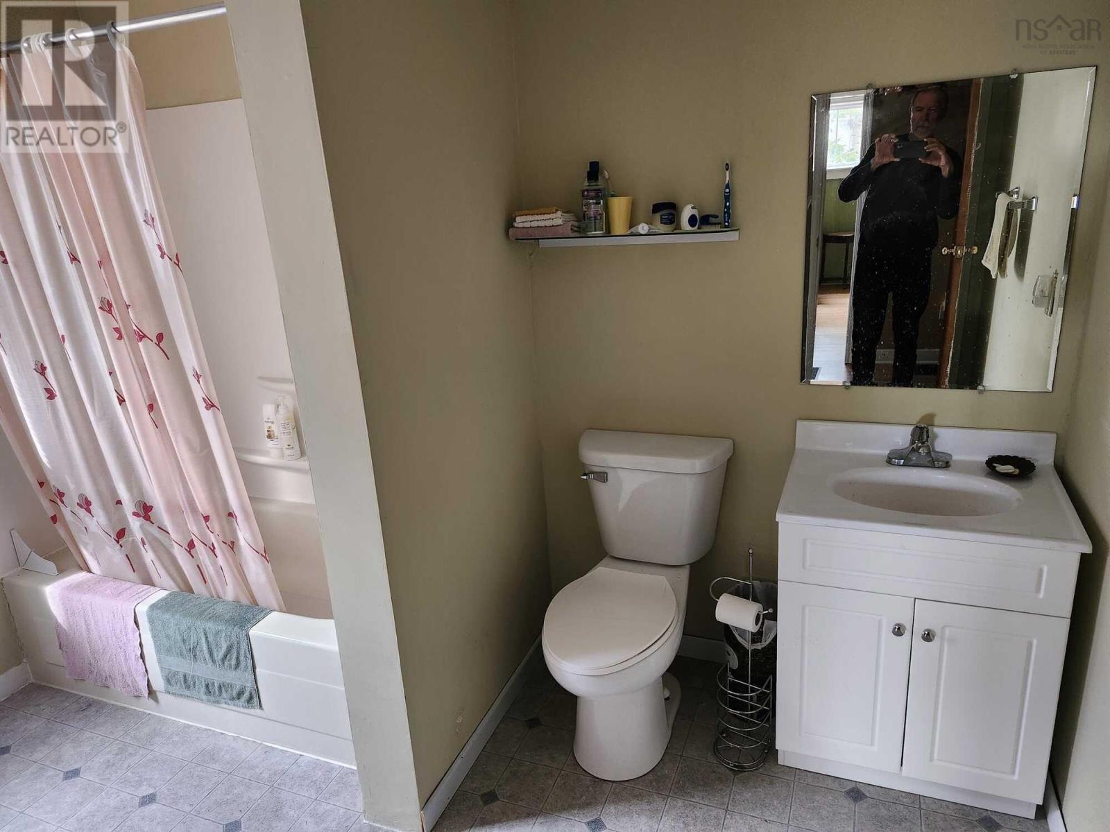 986 Herring Cove Road, Halifax, Nova Scotia  B3R 1Z6 - Photo 5 - 202506457