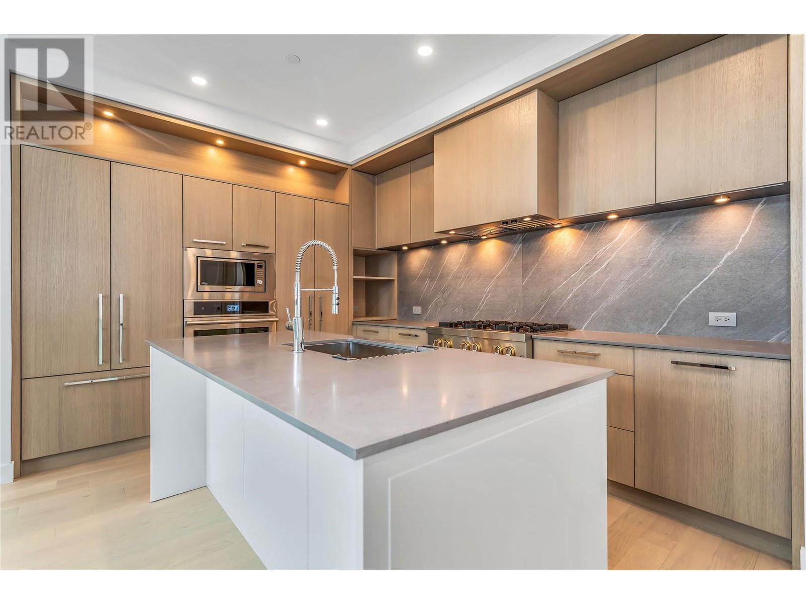 3409 Lakeshore Road Unit# PH S607, Kelowna, British Columbia