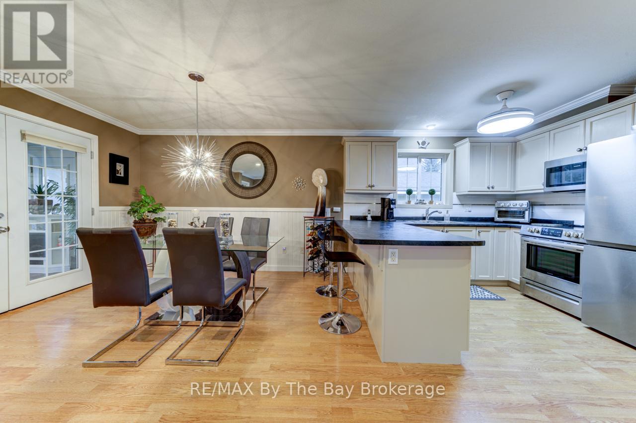 6 Temagami Trail, Wasaga Beach, Ontario  L9Z 1X7 - Photo 11 - S12054873