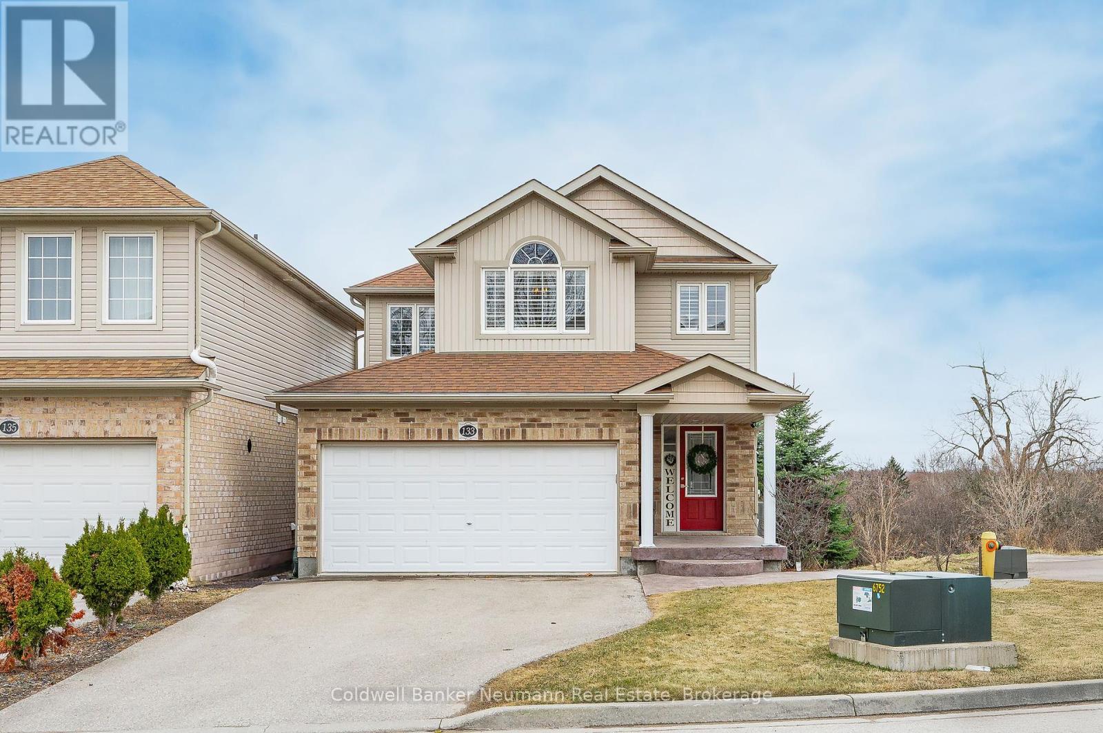 Property at 133 KEMP CRESCENT image 2