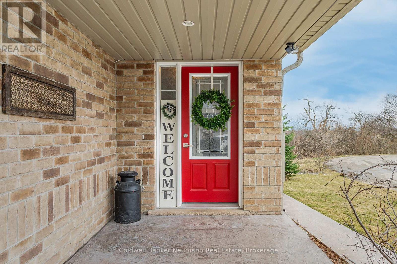 Property at 133 KEMP CRESCENT image 3