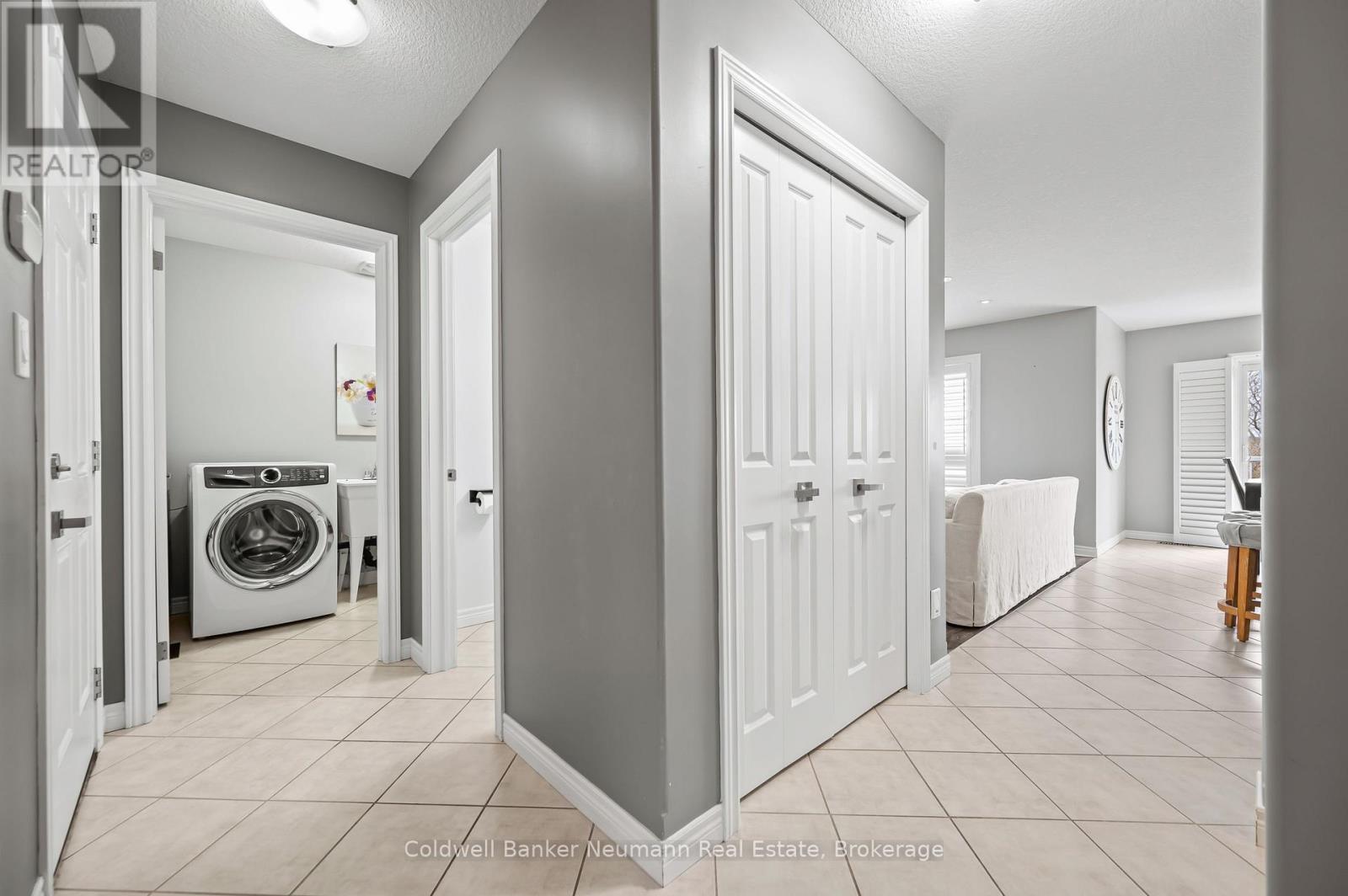 Property at 133 KEMP CRESCENT image 4