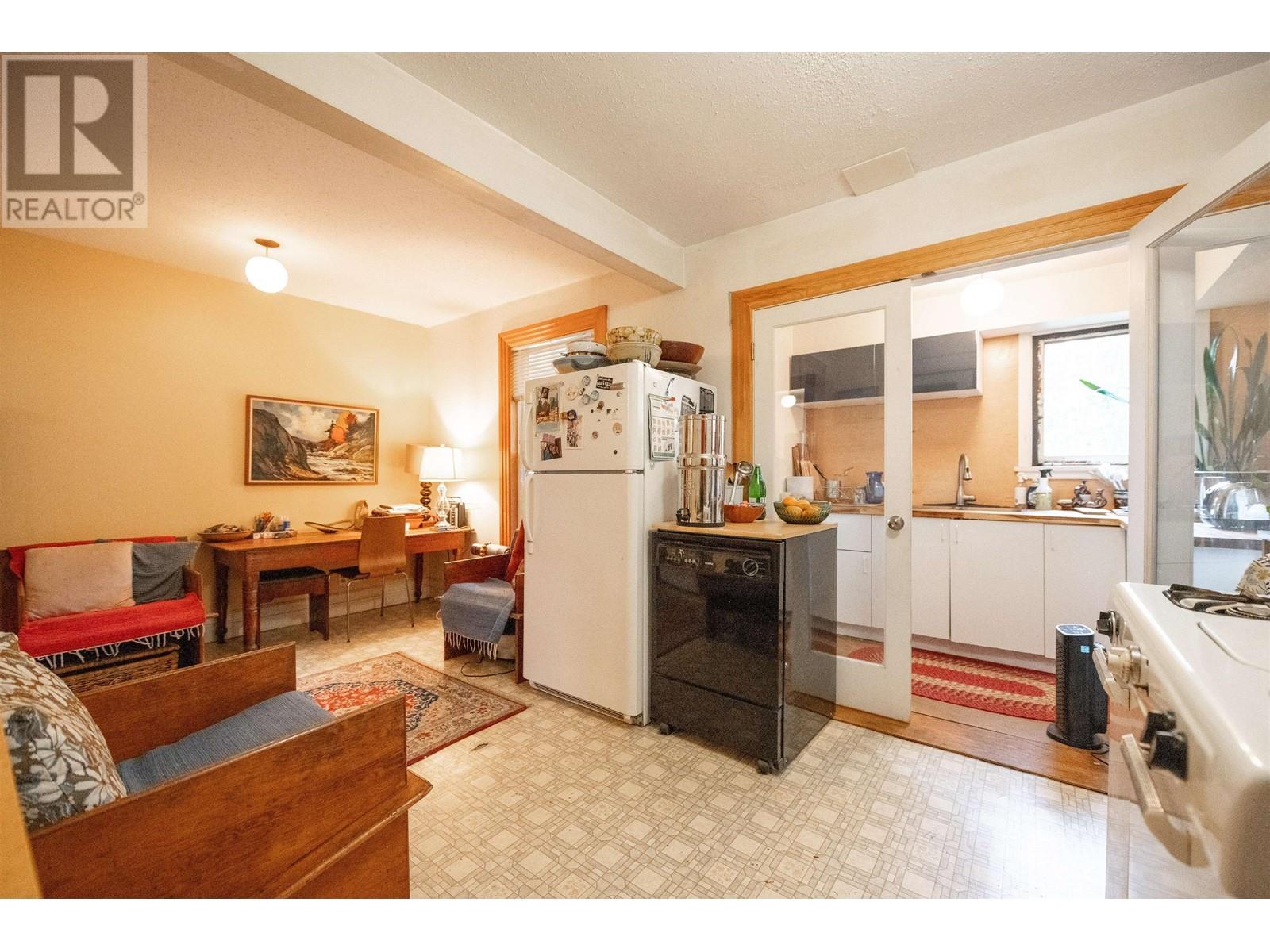 1828 Triumph Street, Vancouver, British Columbia  V5L 1K3 - Photo 11 - R2984576
