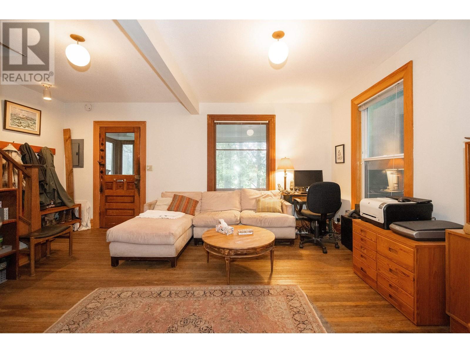 1828 Triumph Street, Vancouver, British Columbia  V5L 1K3 - Photo 3 - R2984576