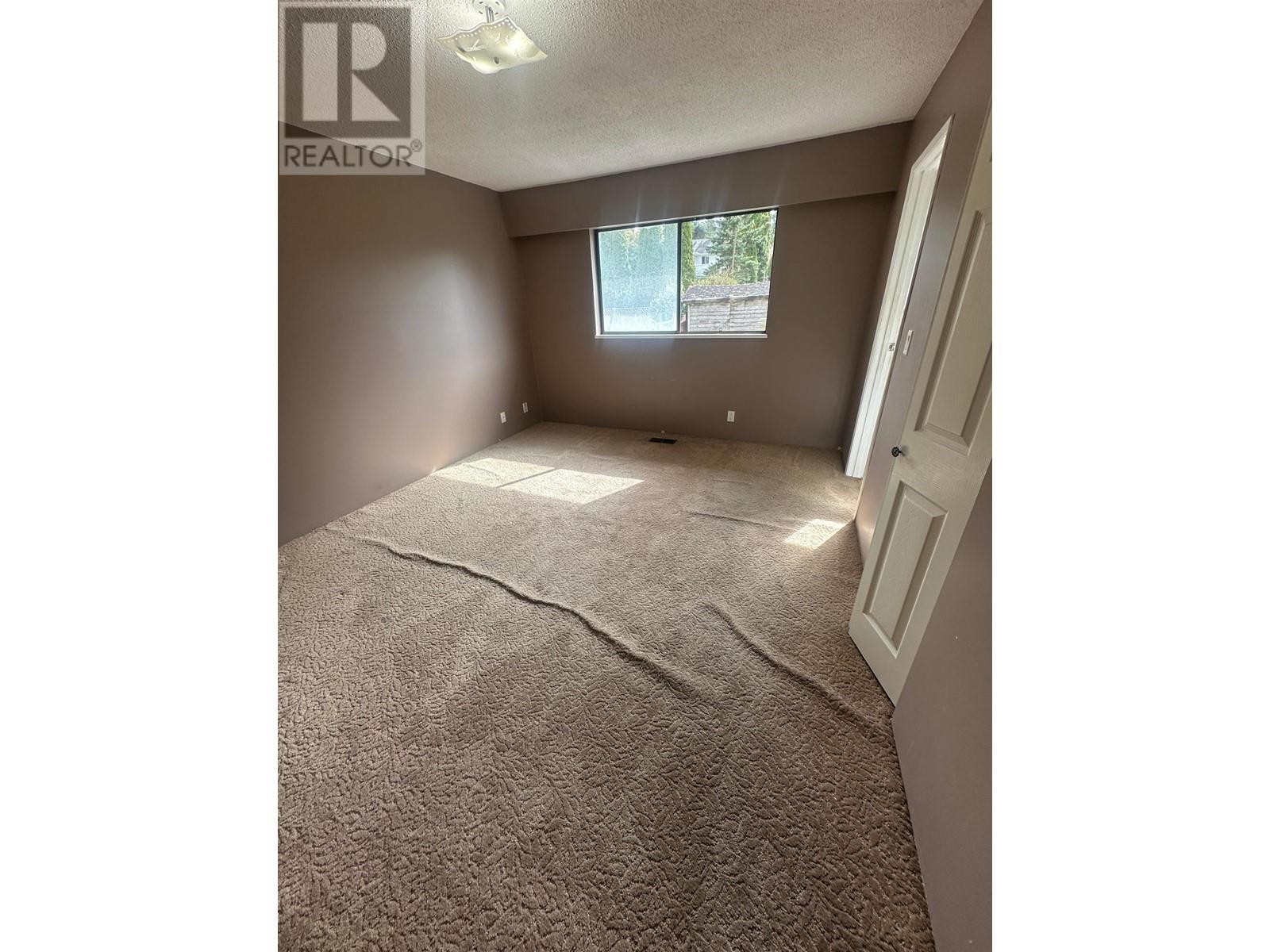 7942 Lakefield Drive, Burnaby, British Columbia  V5E 3W8 - Photo 11 - R2984523