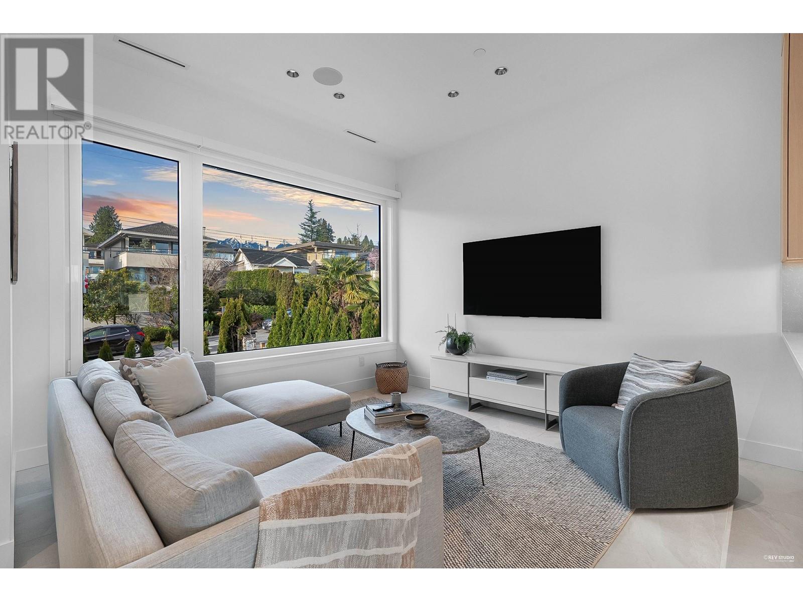 1236 Duchess Avenue, West Vancouver, British Columbia  V7T 1H4 - Photo 8 - R2984566