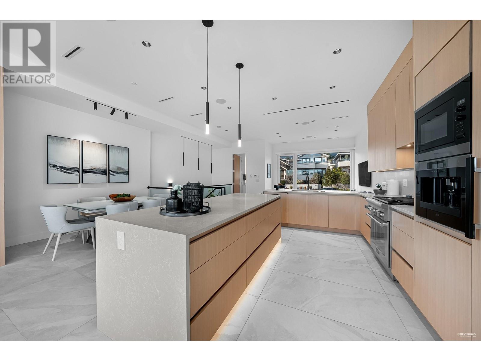 1236 Duchess Avenue, West Vancouver, British Columbia  V7T 1H4 - Photo 6 - R2984566